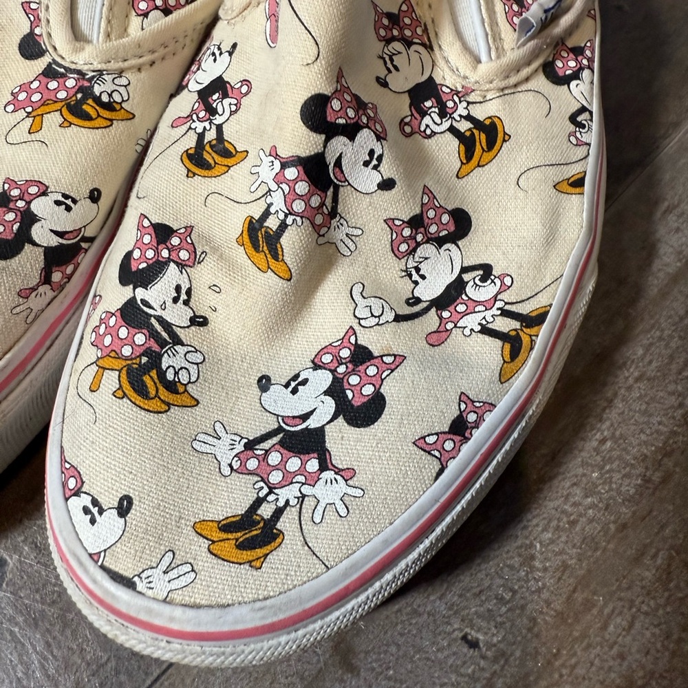 Vans X‎ Disney Minnie Mouse Shoes- 9.5 - Picture 2 of 7